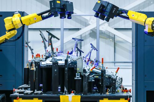 一周车闻速览 小米SU7迎首撞，新款Taycan惊艳亮相，问界M9开启千辆交付